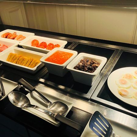 Yorkshire Gateway Hotel South Milford Bagian luar foto